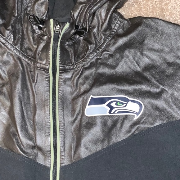 Seattle Seahawks Wind Breaker with hoodie - Picture 2 of 3